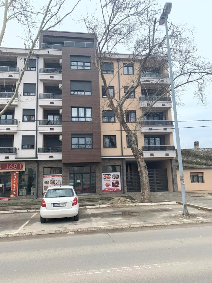 Royal Residence Apartmani Pančevo Exterior foto